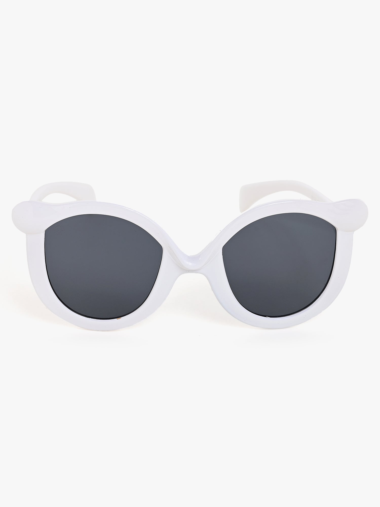 White cat eye sunglasses look and cute sunglasses black lans